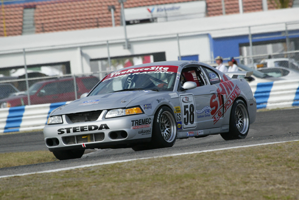 Rolex_24_Daytona_Feb_3_6_2005_DL_2_029